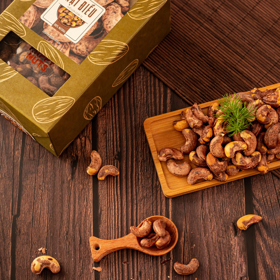 Hạt điều rang muối loại 1 (còn vỏ lụa) Happy Nuts 500g (DR0087-L01)-duoc-ban-tai-Minh Phát Emart