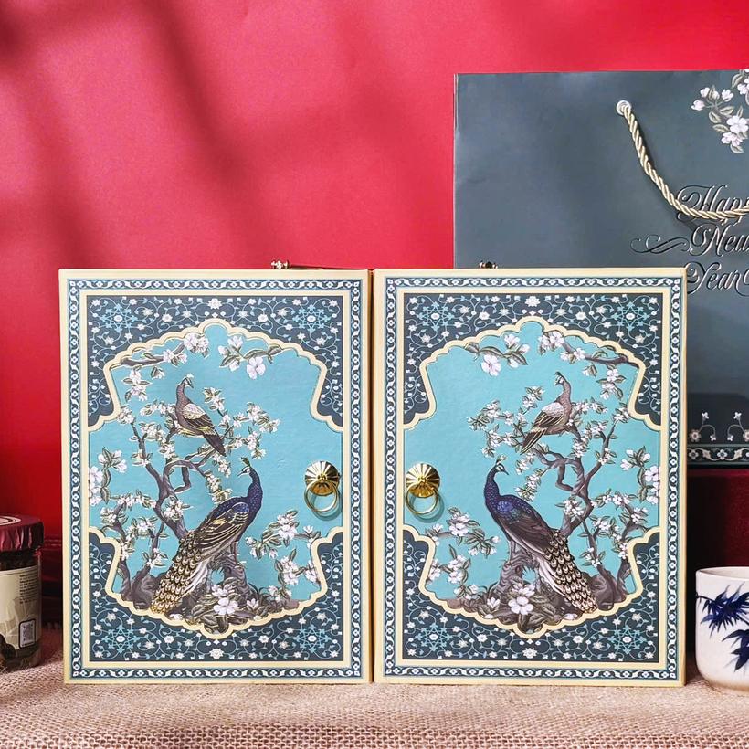 Hộp Quà Tết 2025 - Kim Phúc 01 (kèm túi)

 (DR0108-L01)-duoc-ban-tai-Minh Phát Emart