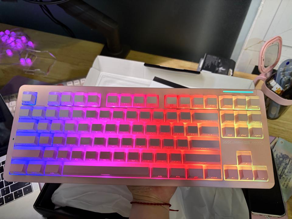 Bàn phím K87 hồng phấn pin 10k-duoc-ban-tai-KA Studio Q7