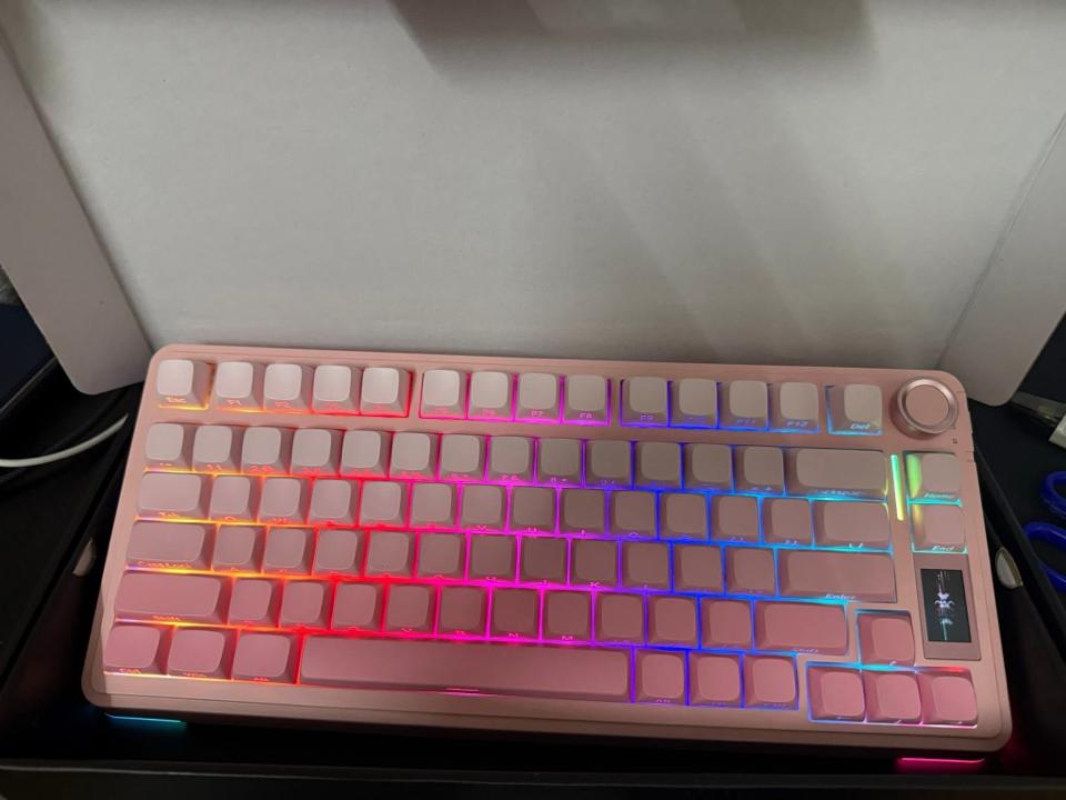 Aula S75 Pro hồng-duoc-ban-tai-KA Studio Q7