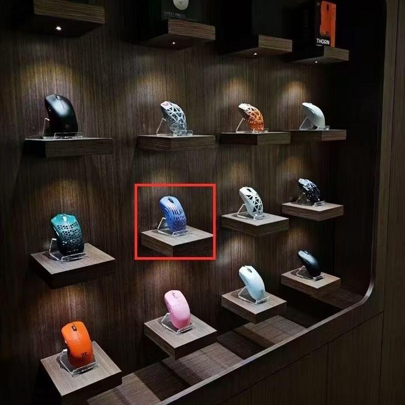 Kệ đựng chuột 5mm-duoc-ban-tai-KA Studio Q7