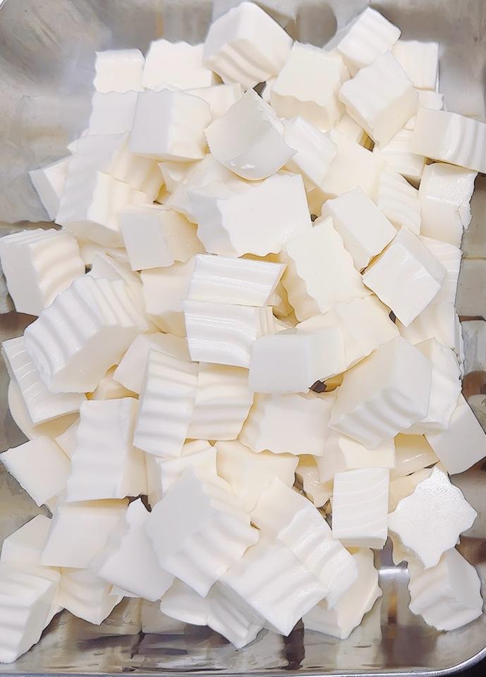 Khúc Bạch -duoc-ban-tai-HEGEN Milktea