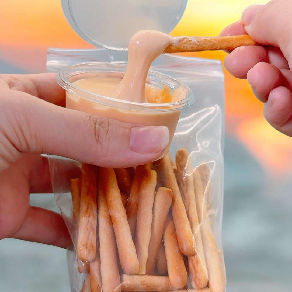 Bánh Que Chấm Sốt-duoc-ban-tai-HEGEN Milktea