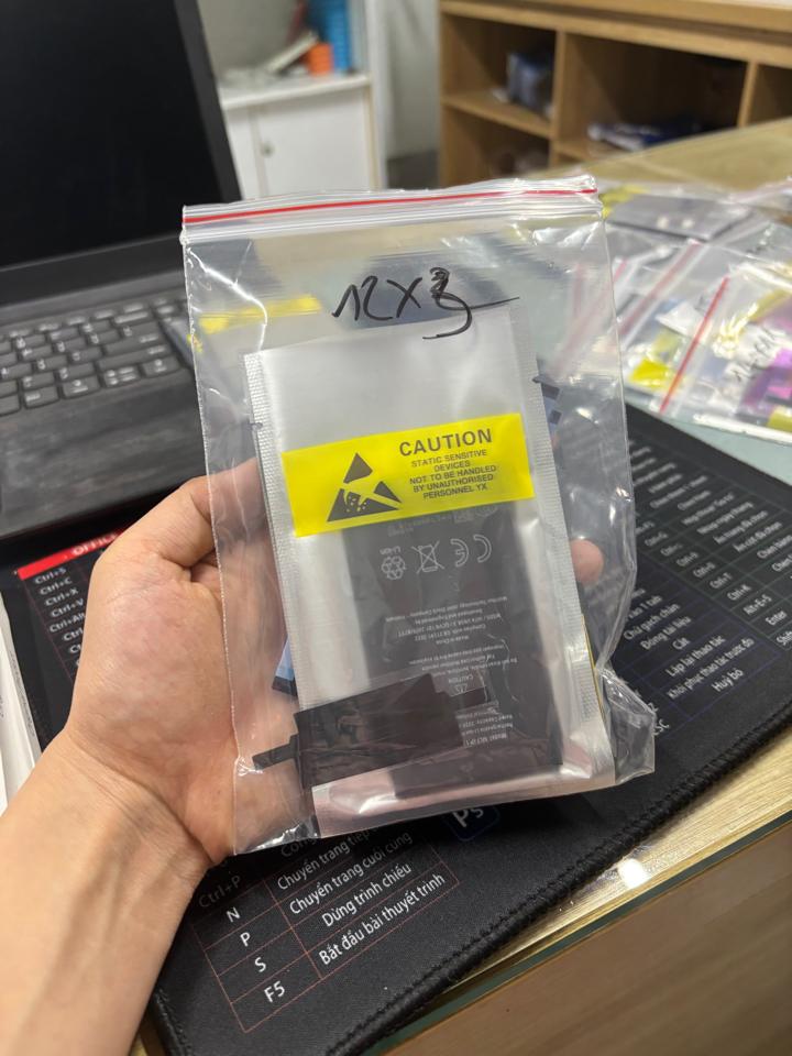 Cell pin xs-duoc-ban-tai-Hoàng Đức Mobile