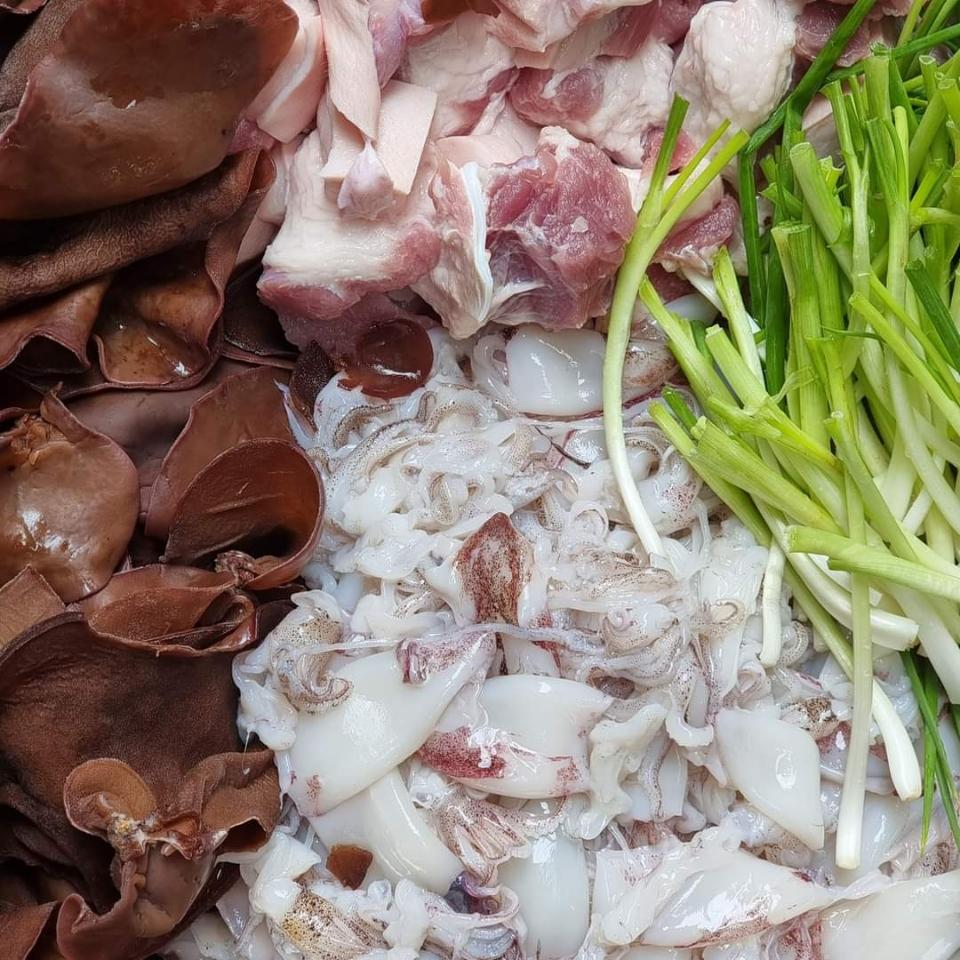 Nhân mực nhồi thịt-duoc-ban-tai-Hải Sản Xuân Tiếng