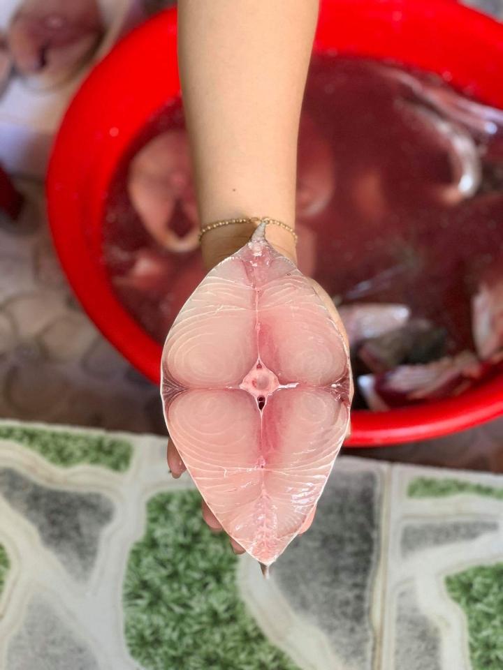 Cá thu nguyên con-duoc-ban-tai-Hải Sản Xuân Tiếng