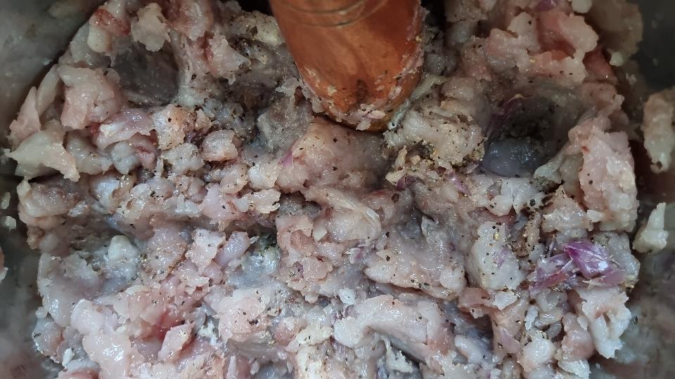 Chả cá nạo thịt-duoc-ban-tai-Hải Sản Xuân Tiếng