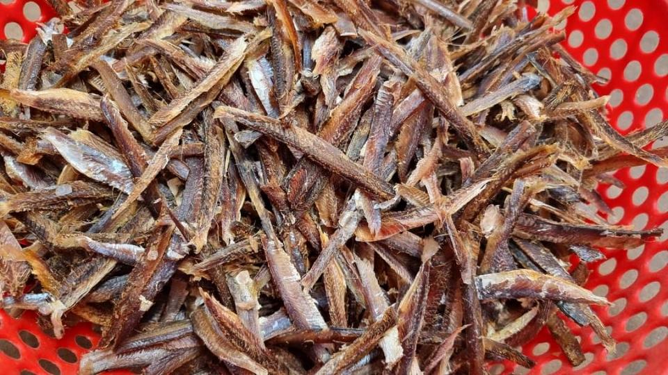Khô cá trích xé sợi-duoc-ban-tai-Hải Sản Xuân Tiếng