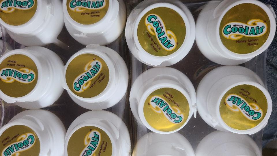 Coolair hủ vàng 8936114080565-duoc-ban-tai-LIÊN HOÀ (PHÂN PHỐI KẸO SINGUM COOLARI, DOUBLEMINT, HUBBA, SUGUS, SOCOLA SNICKER , M&M ,TWIX,CHAO TÂN LONG AN)