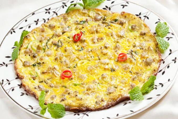 Trứng chiên-duoc-ban-tai-Dragon restaurant pattaya