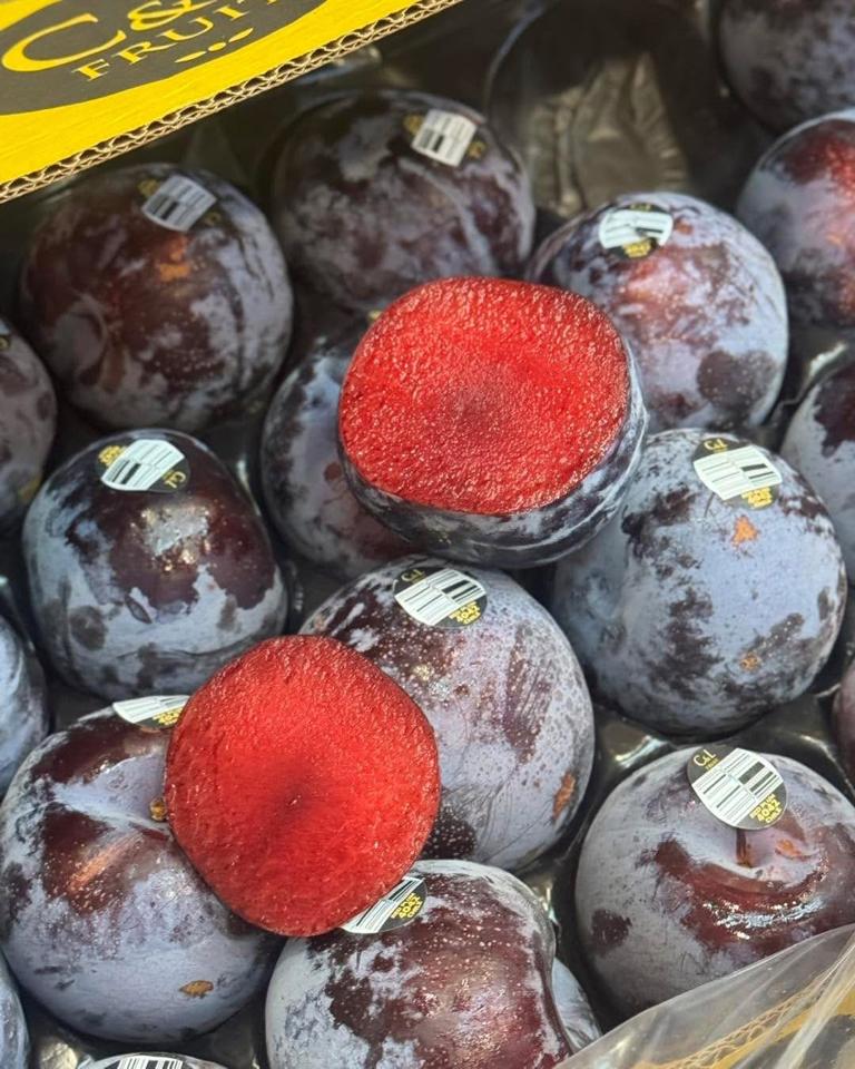 Mận Chile -duoc-ban-tai-Cô Giang Fruits