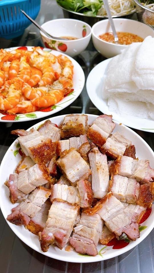 Heo quay Ba rọi rút sườn nửa kg -duoc-ban-tai-C An