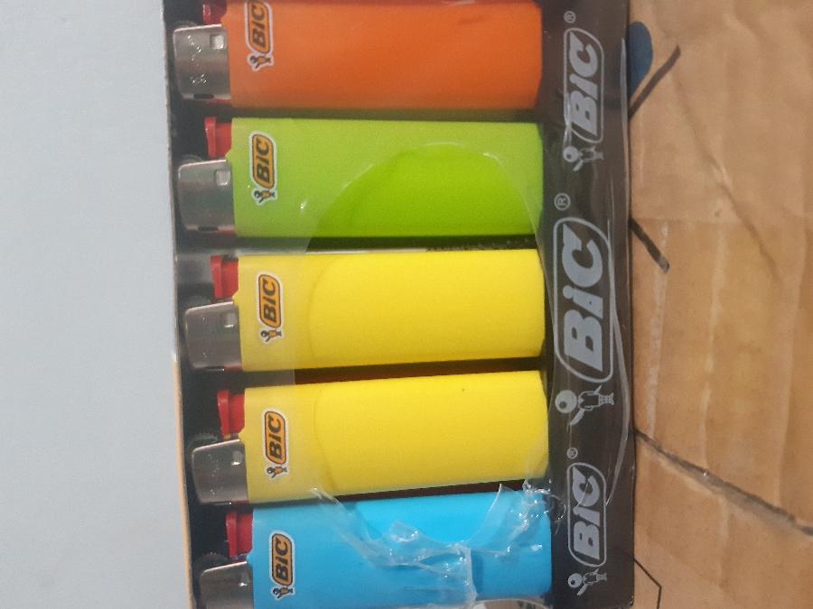 Quẹt Bic xịn 50c-duoc-ban-tai-CÔNG TY TNHH TM DV NGỌC NGỌC TỶ