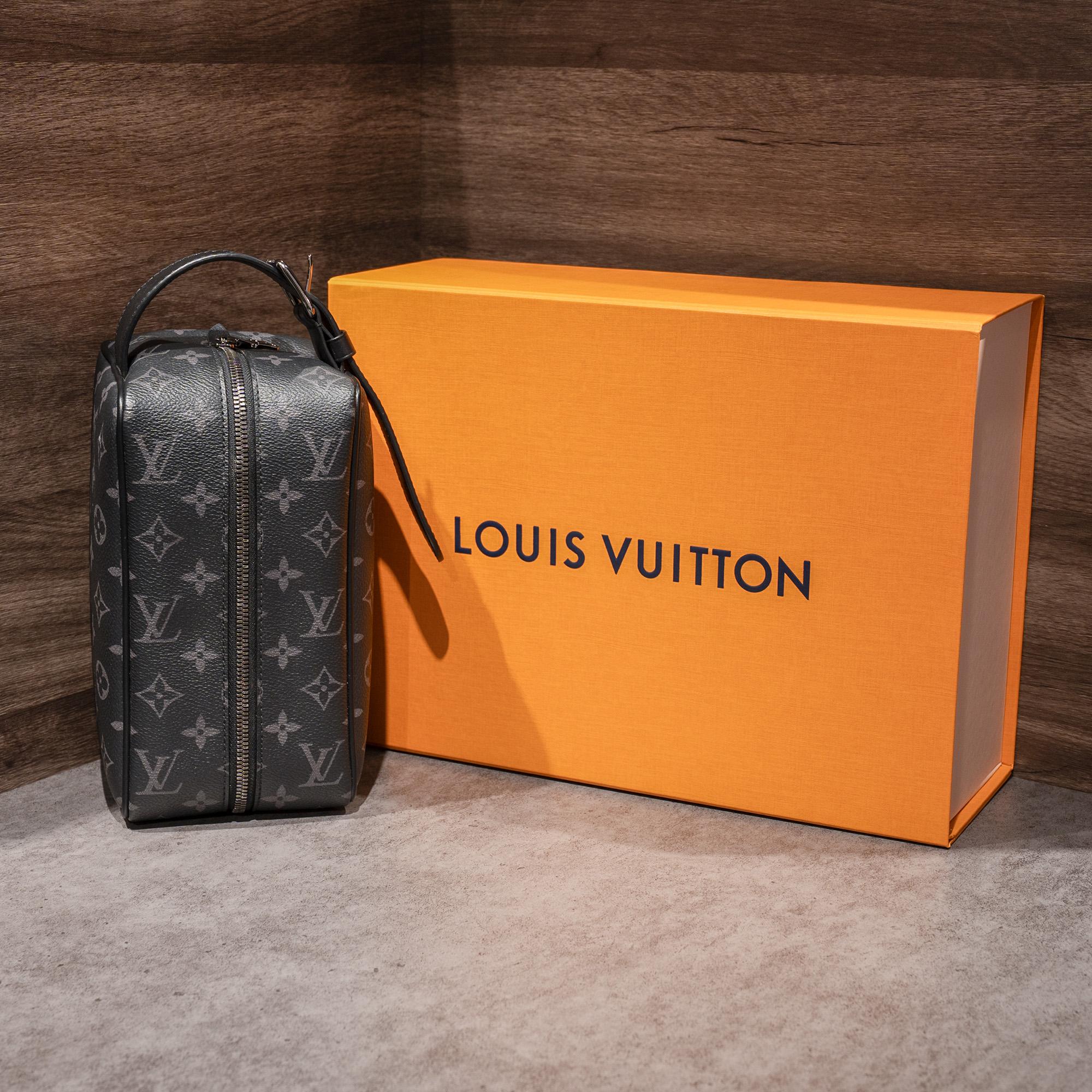 LV Trousse Toilette Locker Dopp Kit 99% fullboxbill 2/2025-duoc-ban-tai-AnDi Authentic Luxury