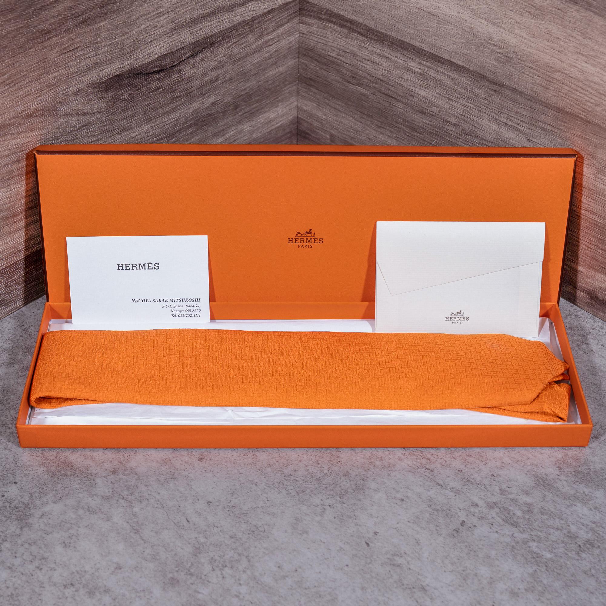 Cà Vạt HM chữ H (lụa) New Trưng Bày-duoc-ban-tai-AnDi Authentic Luxury