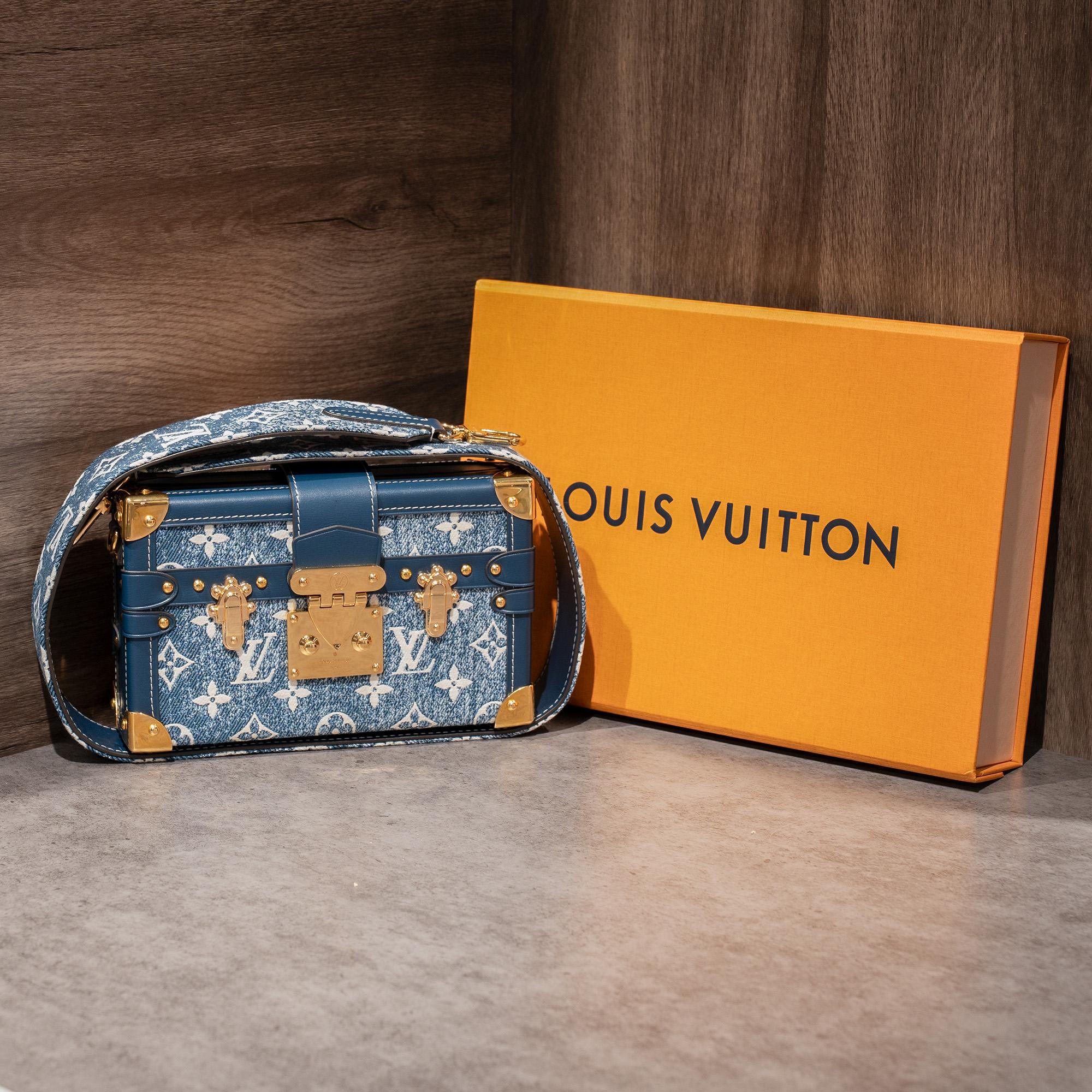 LV Petite Malle Denim Monogram 99%-duoc-ban-tai-AnDi Authentic Luxury