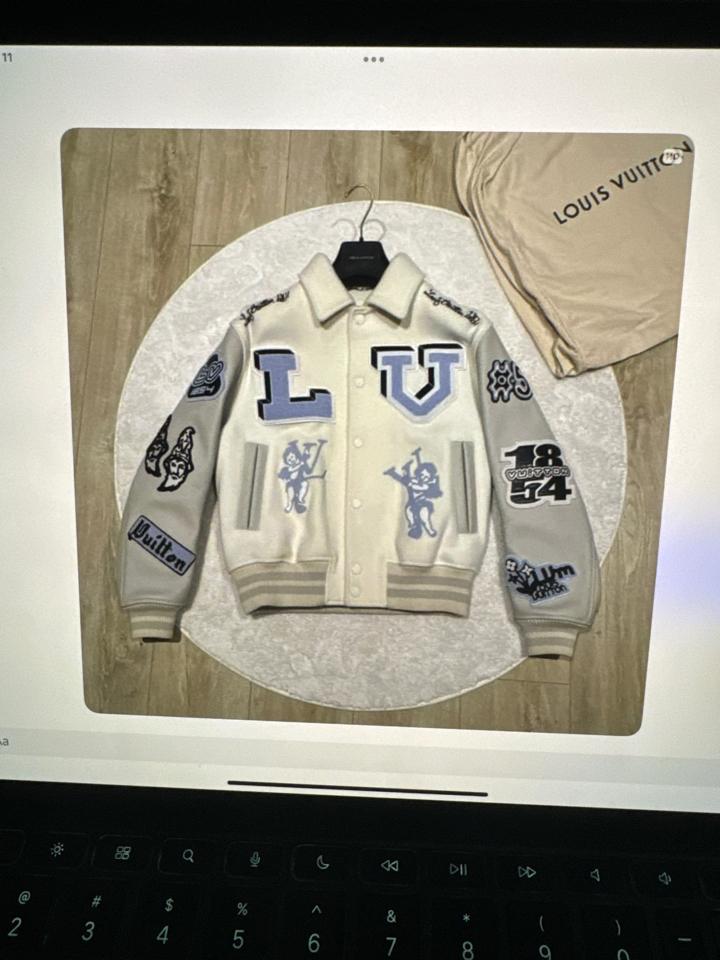 Áo LV Varsity thỏ-duoc-ban-tai-AnDi Authentic Luxury
