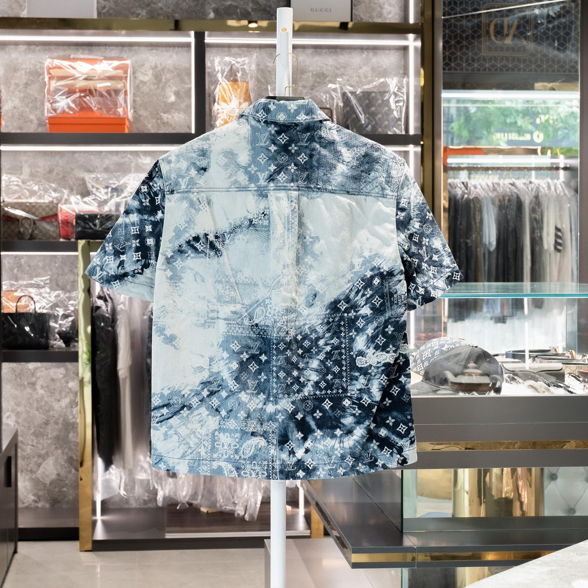 LV Monogram Bandana Short-Sleeved Denim Shirt 99%-duoc-ban-tai-AnDi Authentic Luxury