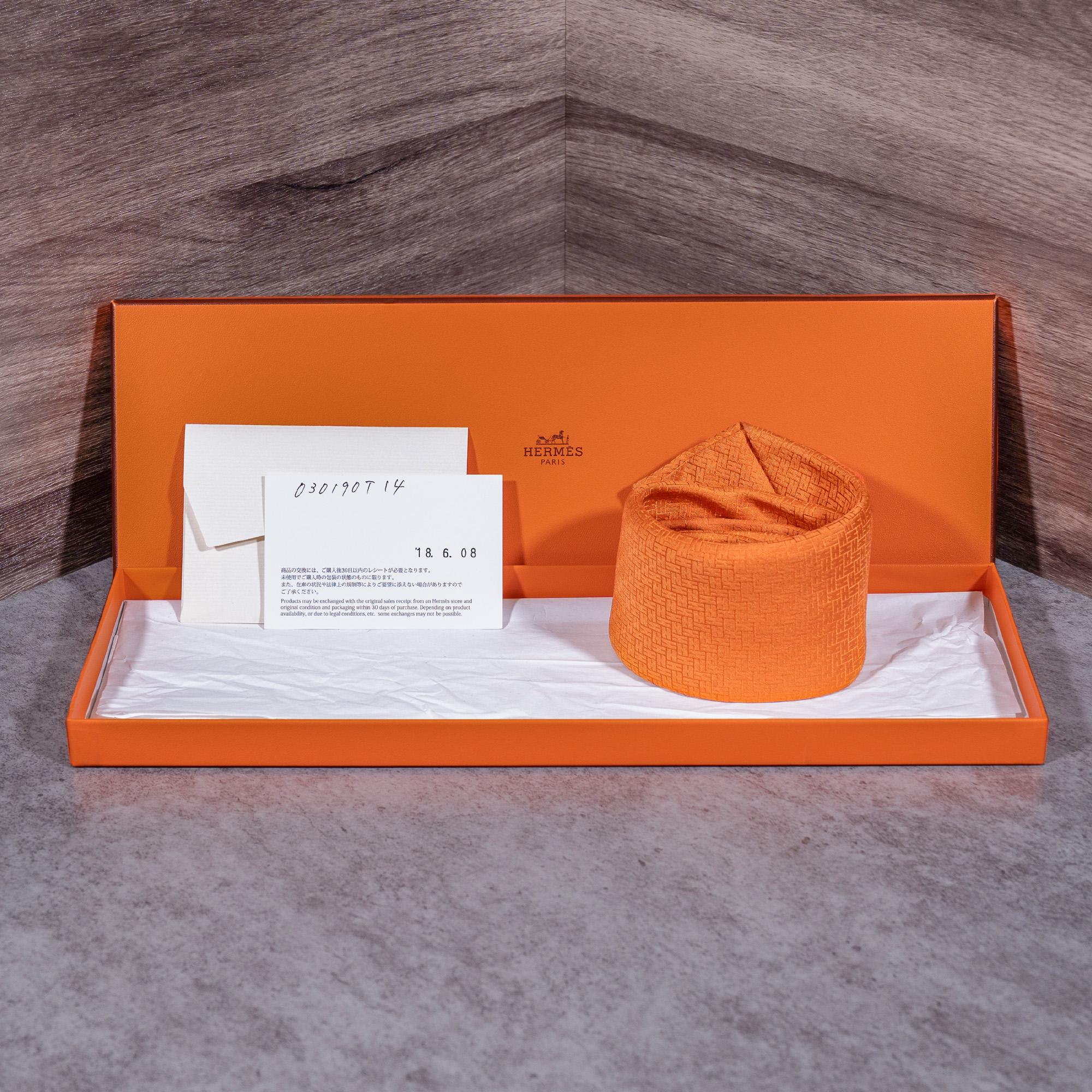 Cà Vạt HM chữ H (lụa) New Trưng Bày-duoc-ban-tai-AnDi Authentic Luxury