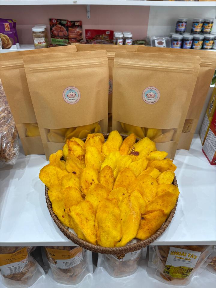 Xoài sấy dẻo muối ớt 250gr-duoc-ban-tai-Trangsu Foods