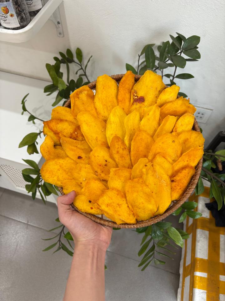 Xoài sấy dẻo muối ớt 250gr-duoc-ban-tai-Trangsu Foods