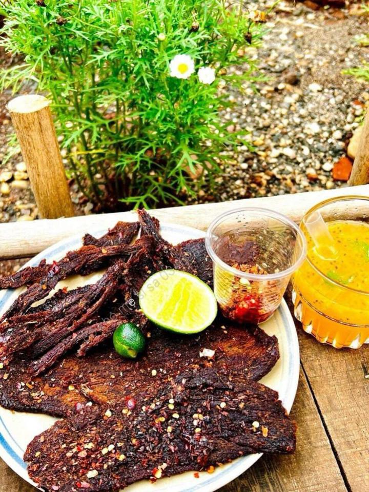 Khô bò đen Thượng Hạng đặc sản Đà Nẵng-duoc-ban-tai-Trangsu Foods