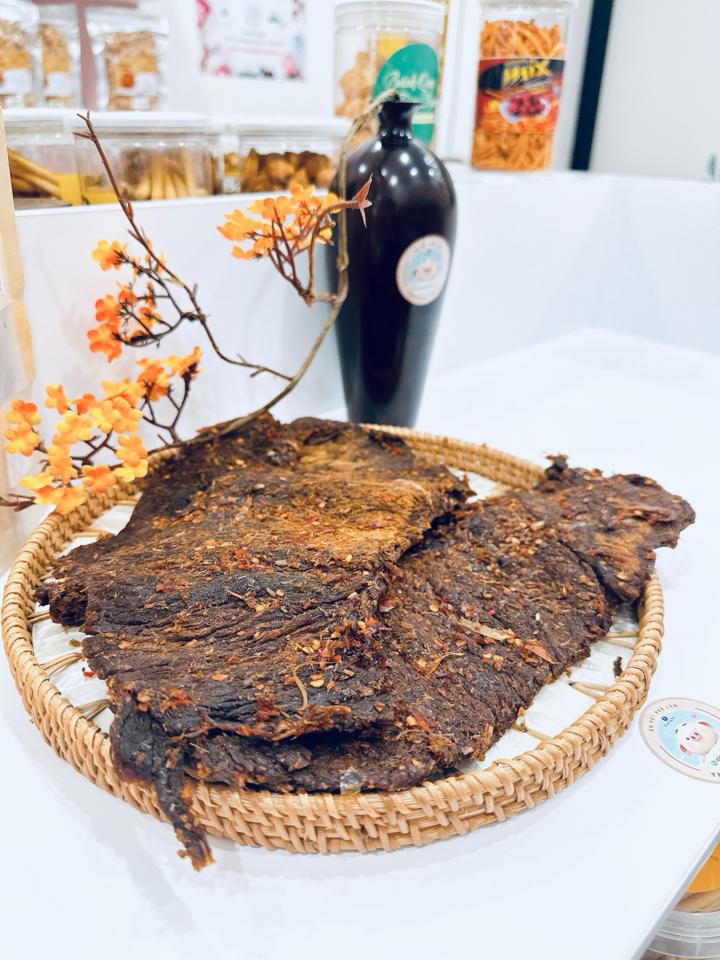 Khô bò đen Thượng Hạng đặc sản Đà Nẵng-duoc-ban-tai-Trangsu Foods