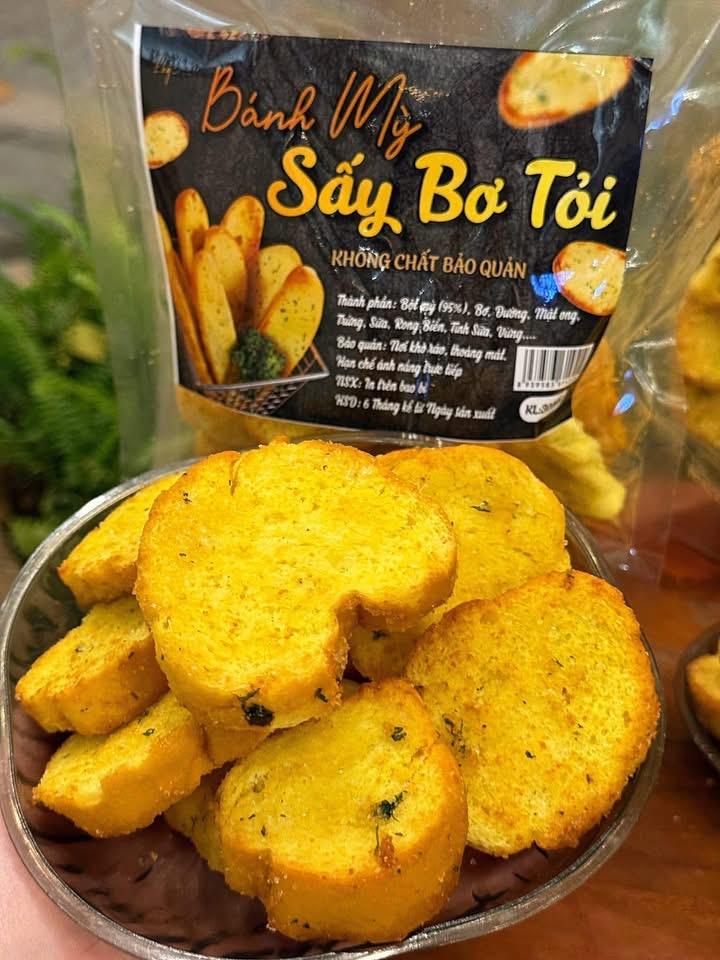 Bánh mì sấy bơ tỏi -duoc-ban-tai-Trangsu Foods