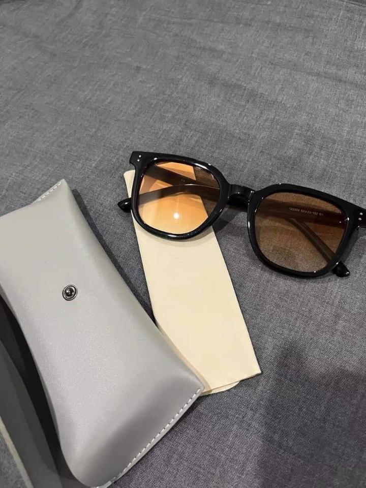 KÍNH colorein nâu-duoc-ban-tai-Cỏ ba lá-Shop
