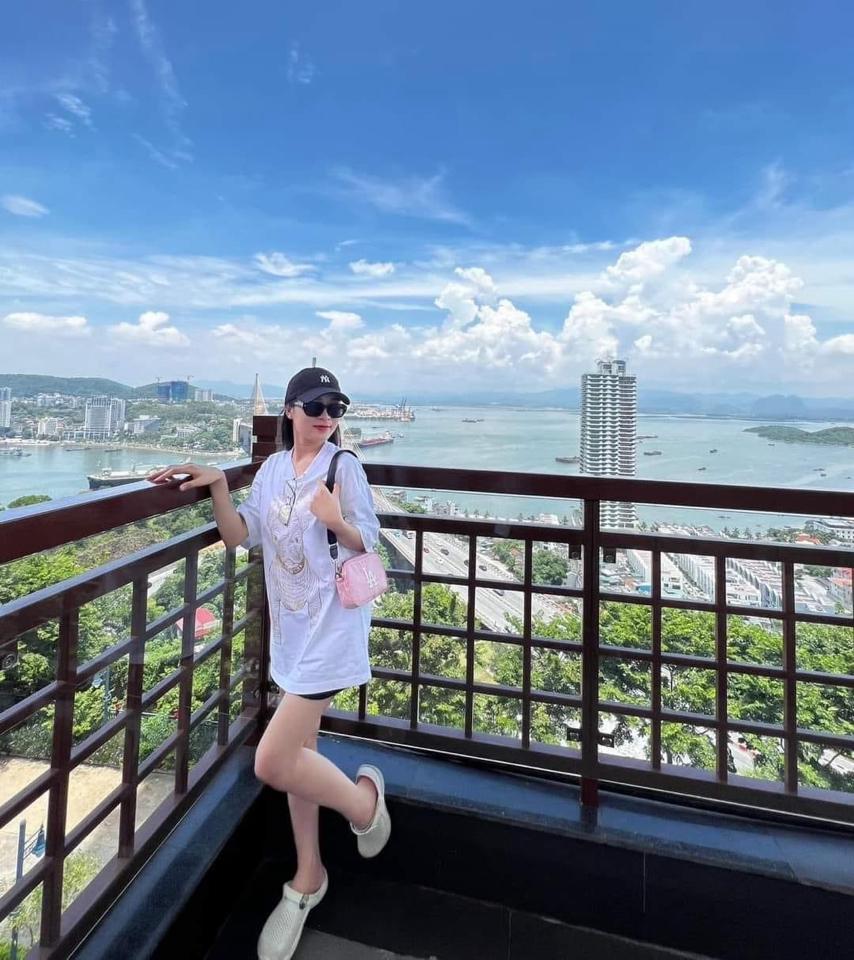 Kính MC coin augus 01-duoc-ban-tai-Cỏ ba lá-Shop