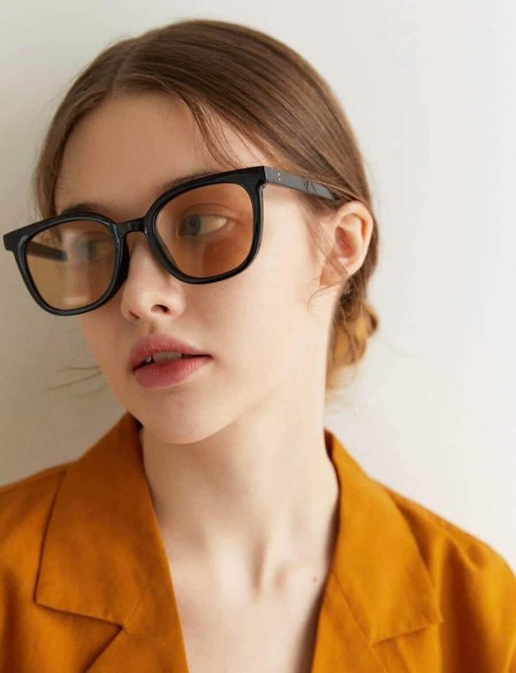 KÍNH colorein nâu-duoc-ban-tai-Cỏ ba lá-Shop