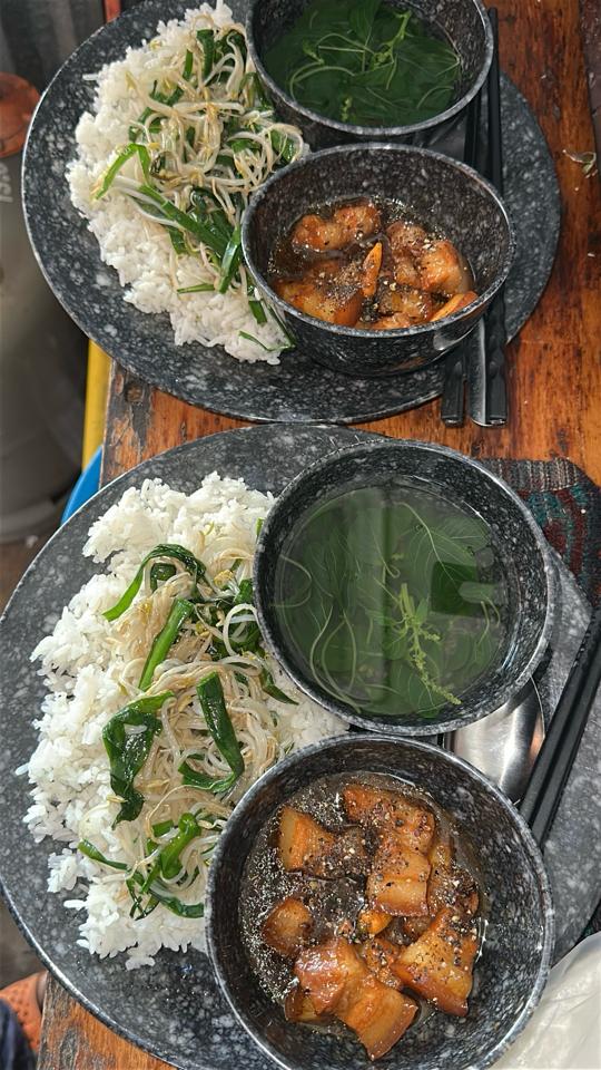 Cơm Trưa-duoc-ban-tai-Hồ Câu Cá Giải Trí 3 Đô