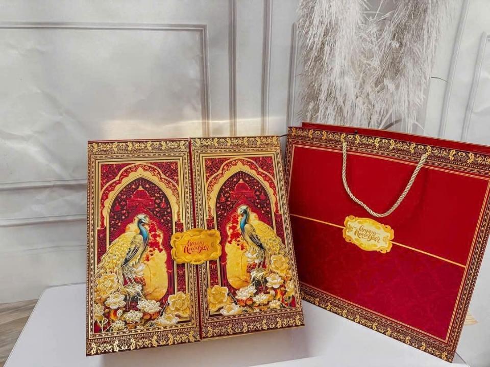 Hộp chim công-duoc-ban-tai-Phụ kiện & Quà Tết 369 Mỹ Hạnh