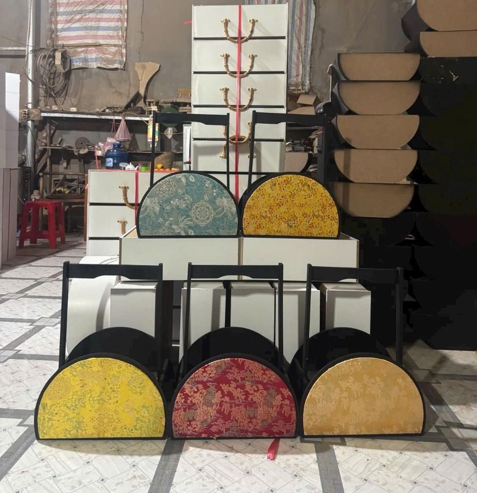 Hộp bán tròn-duoc-ban-tai-Phụ kiện & Quà Tết 369 Mỹ Hạnh