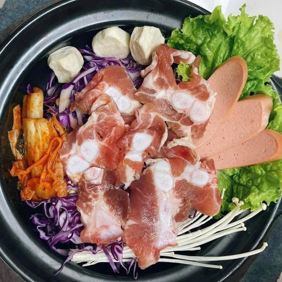 Mỳ cay sườn sụn-duoc-ban-tai-Tteokbokki Qlinh
