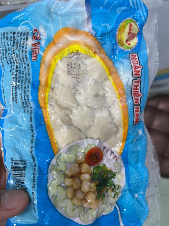 Cá nhỏ-duoc-ban-tai-Tâm Cờ Đỏ