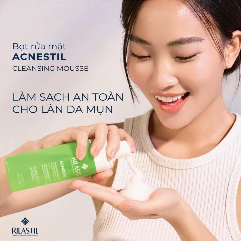 Bọt rửa mặt dành cho da dầu mụn Rilastil Acnestil Cleansing Mousse 165ml-duoc-ban-tai-Tiệm Nhà Mịn