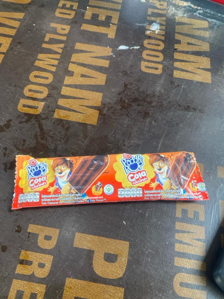 Paddle pop cola-duoc-ban-tai-Nhà Hàng 486