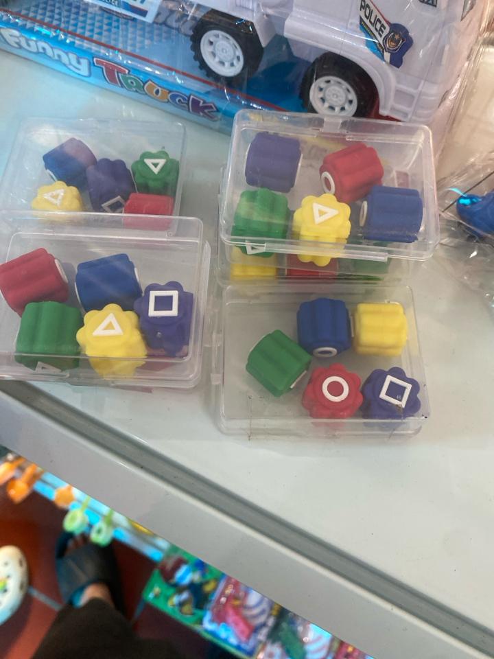 Hộp lúc lắc-duoc-ban-tai-Nhà Hàng 486
