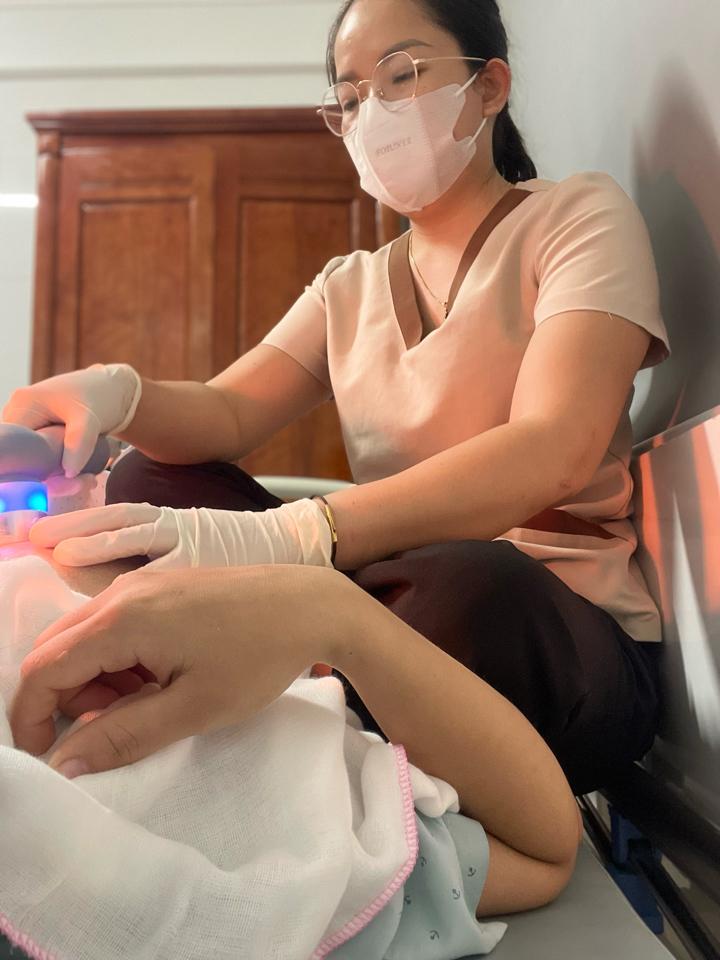 Đào tạo HV thông tia sữa-duoc-ban-tai-Nông sản Xanh