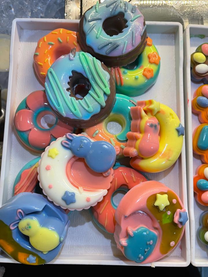Donut-duoc-ban-tai-Trà Sữa Ăn Vặt Kim Anh
