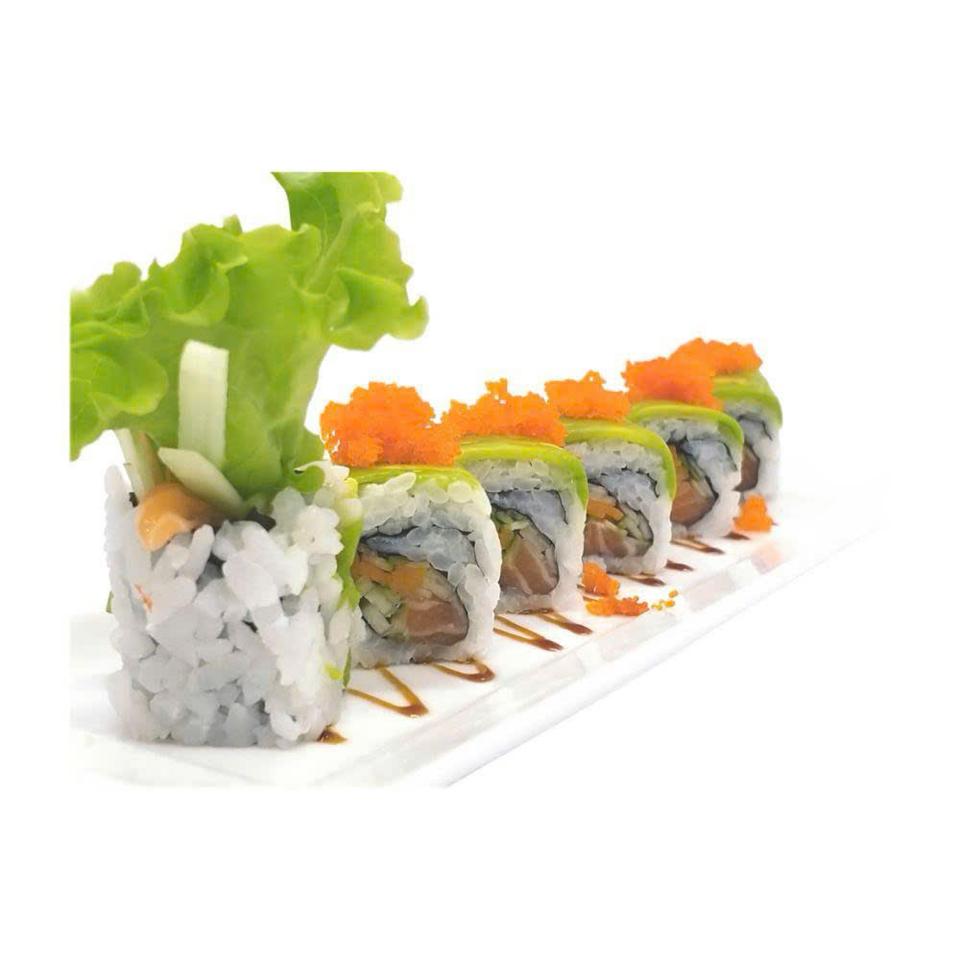Saamon abokado roru[Salmon Avocado roll] Sushi cuộn cá hồi phủ bơ trái -duoc-ban-tai-Furin sushi
