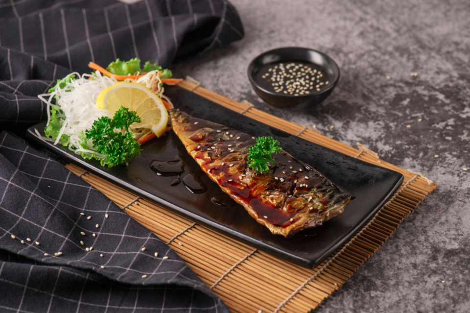 Saba Teriyaki[Teri grilled Mackerel] Cá saba nướng sốt Teriyaki-duoc-ban-tai-Furin sushi