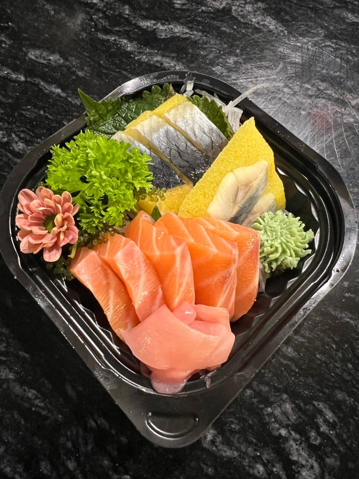 Sashimi mix 1-duoc-ban-tai-Furin sushi
