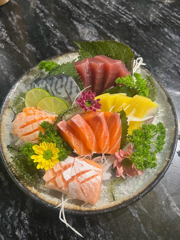 Sashimi Được Yêu Thích-duoc-ban-tai-Furin sushi