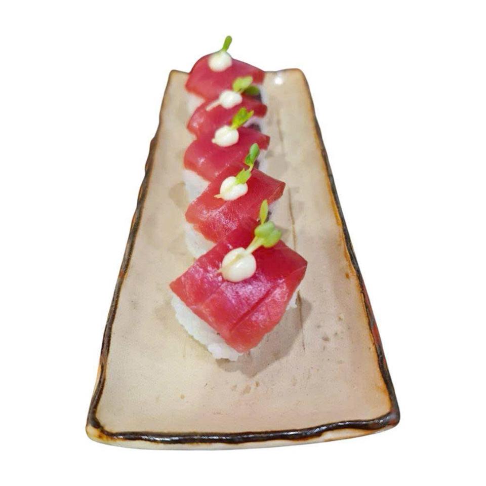 Maguro sushi[Special Tuna sushi roll] Sushi cuộn cá ngừ đặc biệt-duoc-ban-tai-Furin sushi