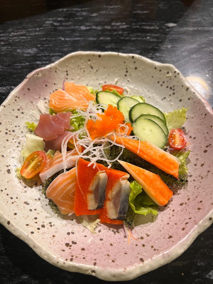 Kaisen sarada[Seafood salad] salad hải sản-duoc-ban-tai-Furin sushi