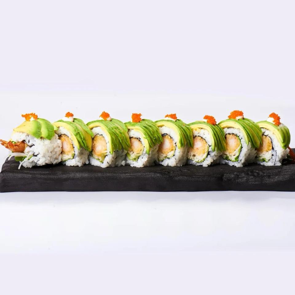 Doragon roru[Green Dragon roll] Sushi cuộn tôm phủ bơ trái-duoc-ban-tai-Furin sushi
