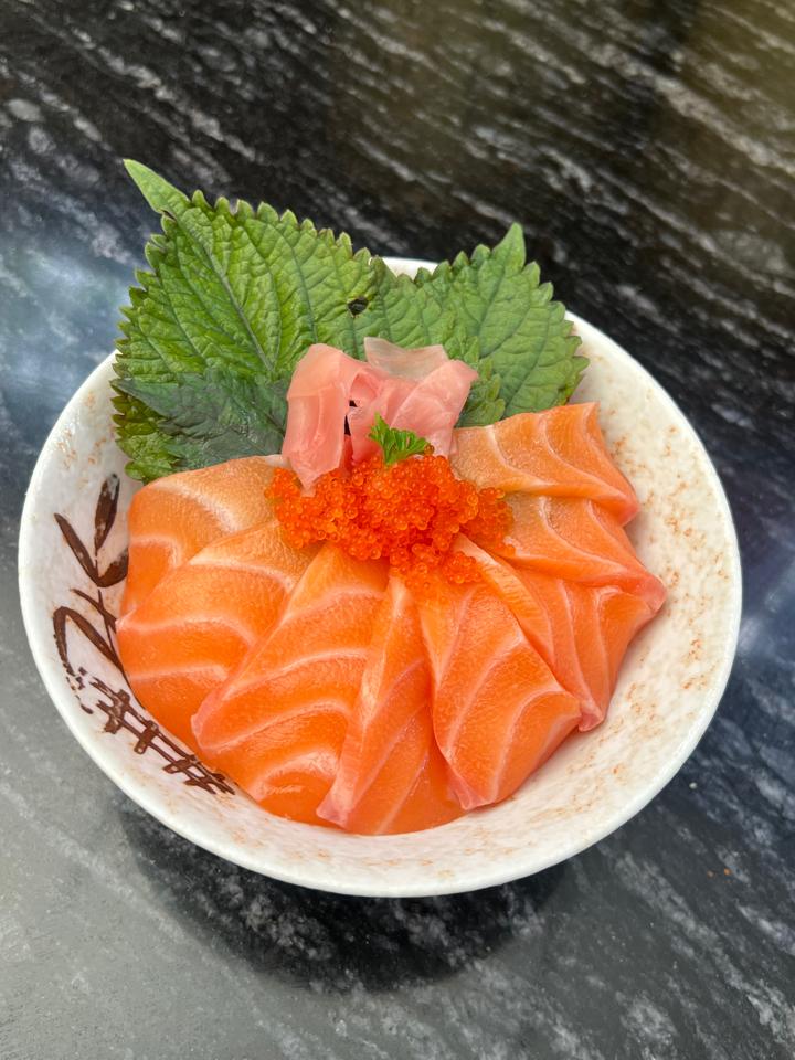 Cơm cá hồi & trứng cá chuồn -Sake tobiko Don[Salmon w flying fish roe]-duoc-ban-tai-Furin sushi