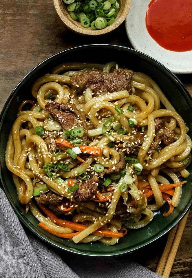 Gyu yaki udon[Stir-fry udon w beef] Udon xào bò-duoc-ban-tai-Furin sushi